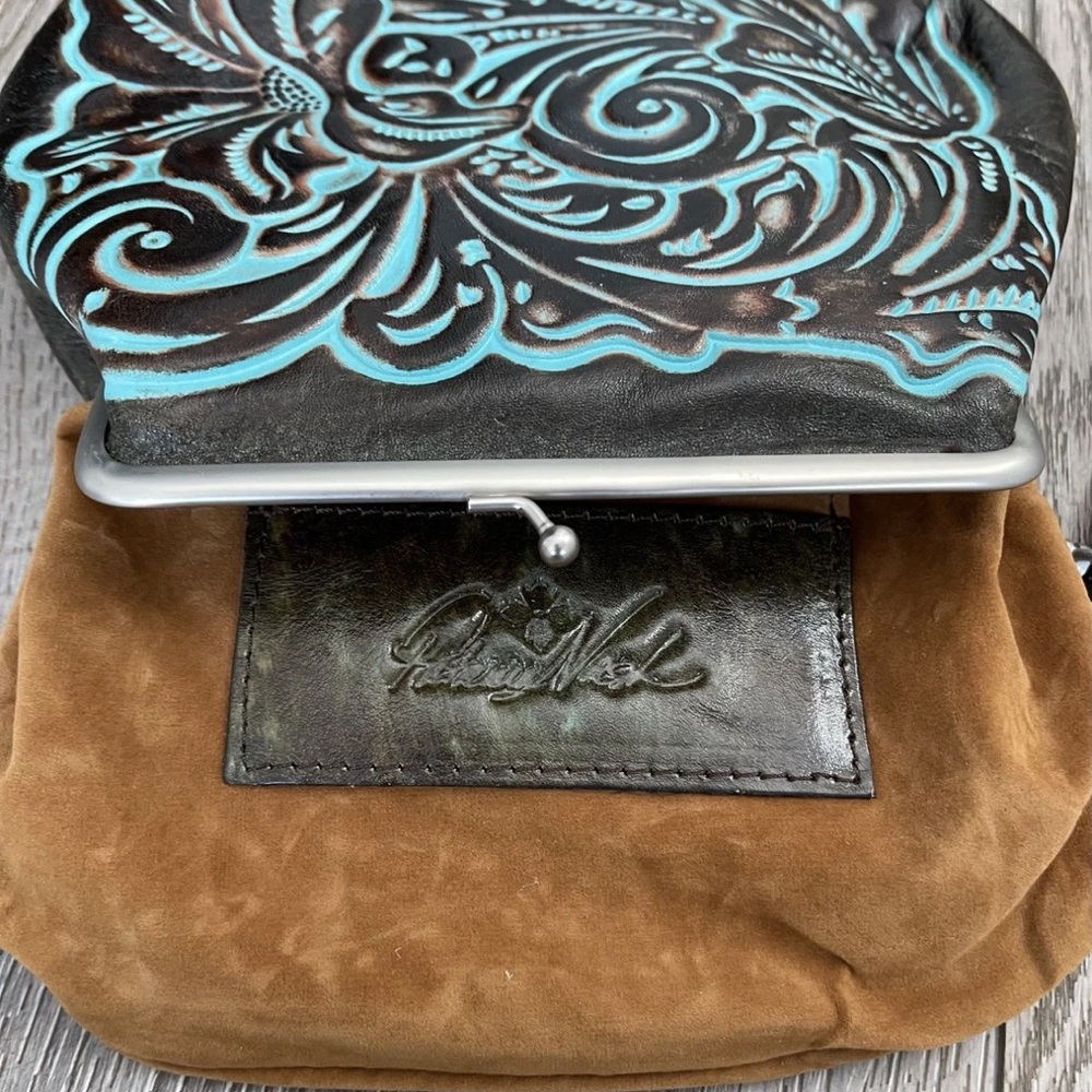 NWOT Patricia Nash Savena Hand Tooled Turquoise Leather Kisslock Wristlet Bag - Picture 12 of 16